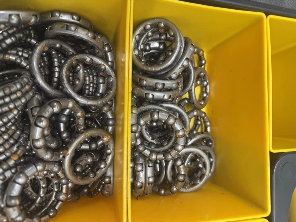 Gran Lote de Rodamientos de Soporte de Manivela Inferior de Bicicleta Schwinn De Colección Usados Años 50 60 Años 70 Foto 2 de 4