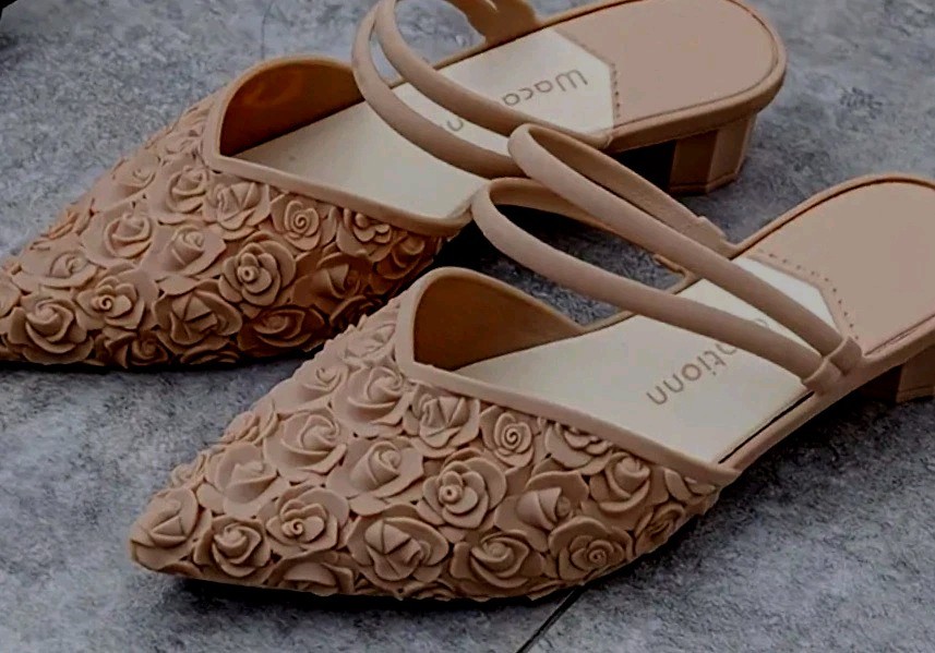 APL UK 5 Bellissimo scandalo donna ricamato.