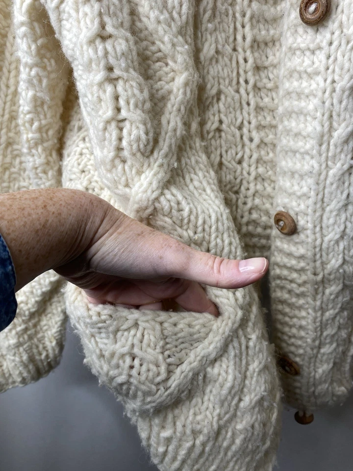Suéter vintage Artesanias Causay robusto malha de cabo pescador irlandês granola sistema operacional - Imagem 4 de 4