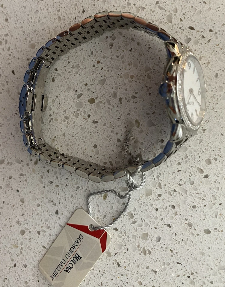 Reloj de vestir Bulova 96R181 72 diamantes tono plata esfera blanca zafiro para mujer Foto 4 de 4