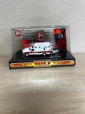 Code 3 Collectibles 12102 - Ford F350 Ambulance - Dallas Fire Department MICU