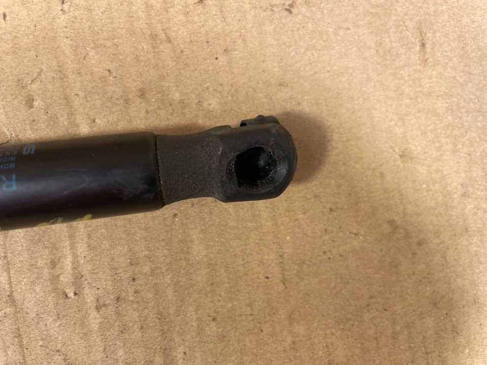 Mini Cooper Paceman 2013-2016 capó delantero izquierdo soporte cilindro OEM. Foto 2 de 4