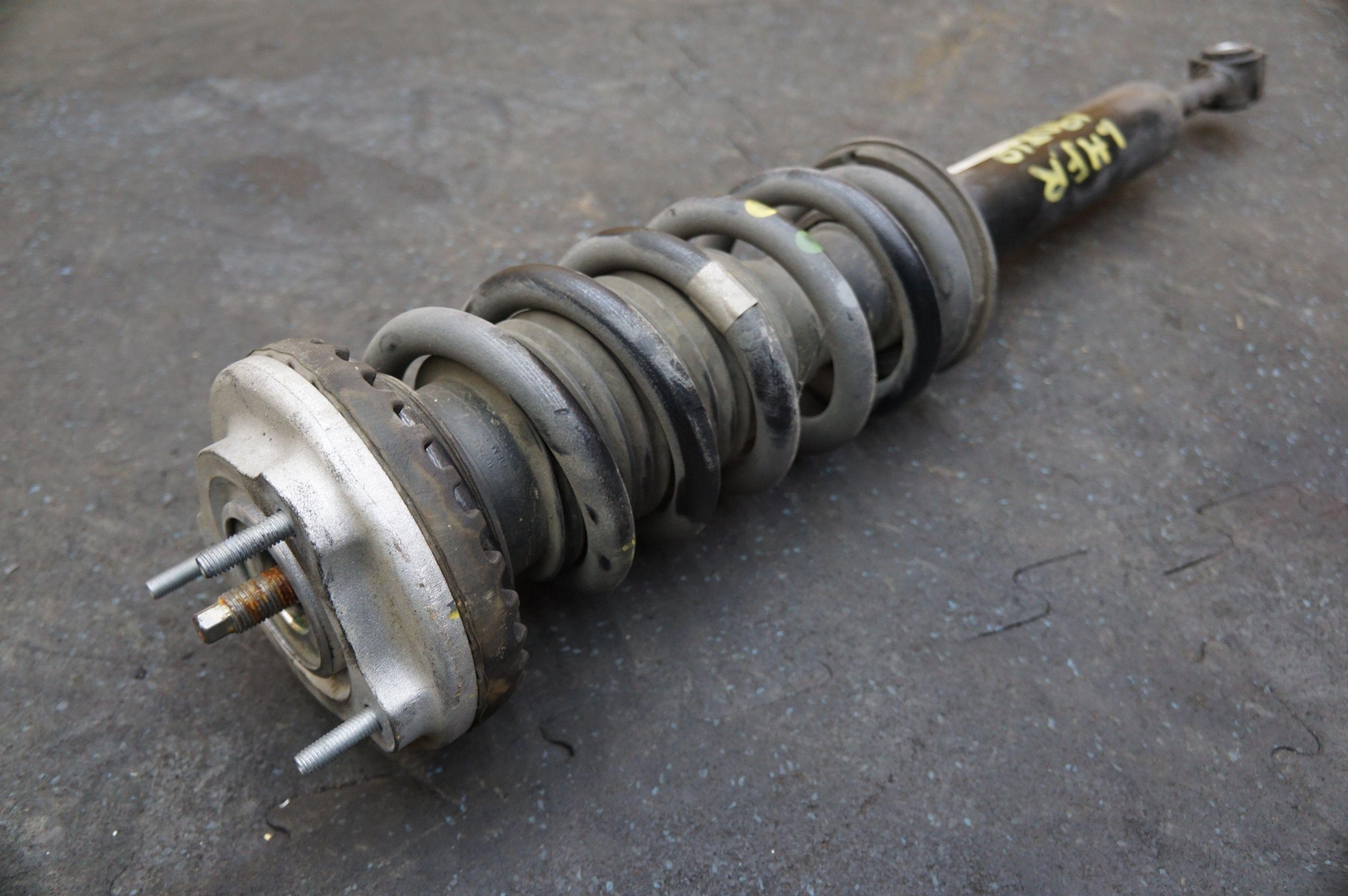 Front Left Or Right Shock Spring Strut 670008896 OEM Maserati Ghibli 2014-17+