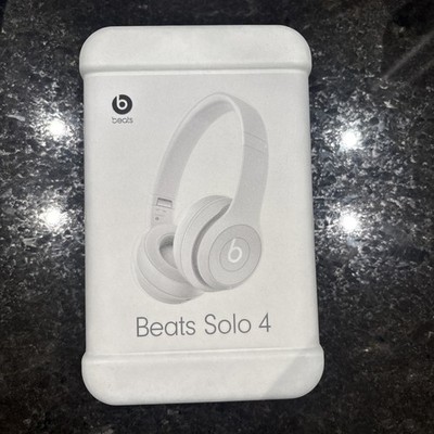 Beats by Dr. Dre Solo 4 Drenched Gray On Ear Headphones MG7J4LL/A