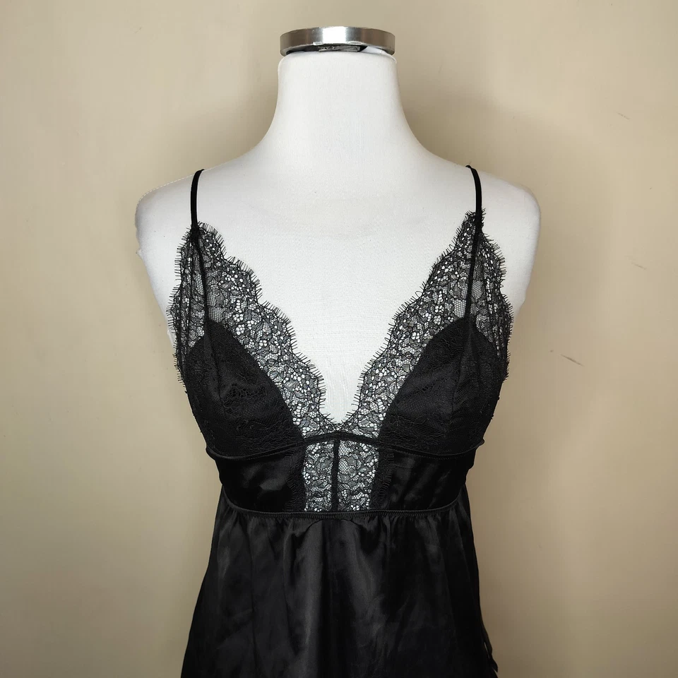 Camiseta sin mangas Victoria's Secret negra de encaje + satén talla XS cami con abertura lateral Foto 2 de 4