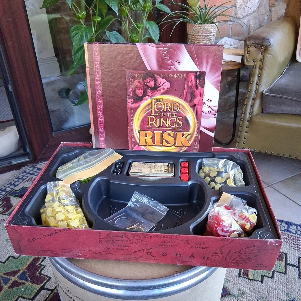 The Lord Of The Rings Risk Board Game c2002 Hasbro/Parker new - Image 2 of 2