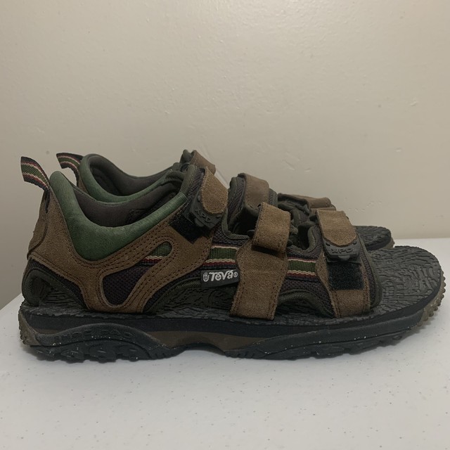 mens hiking sandals