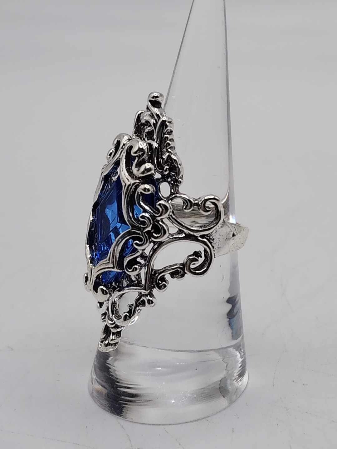 Gorgeous Statement Ring Size 7 Silvertone Blue Rh… - image 8