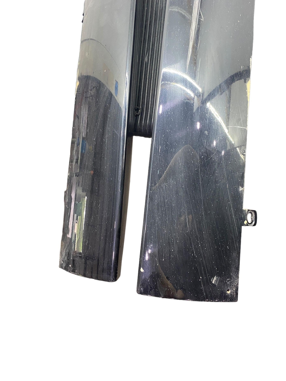 2019 ASTON MARTIN VANTAGE OEM ROCKER PANEL MOLDING SET (2) *SCRATCH/SCRAPE*