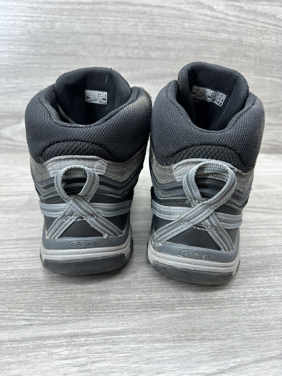 Stivali da trekking Keen Ridge Flex Mid impermeabili neri e grigi taglia 9 5 1024911