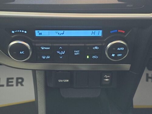 2013 Toyota Auris 1.6 V-Matic Icon Euro 5 5dr HATCHBACK Petrol Manual - Picture 19 of 24