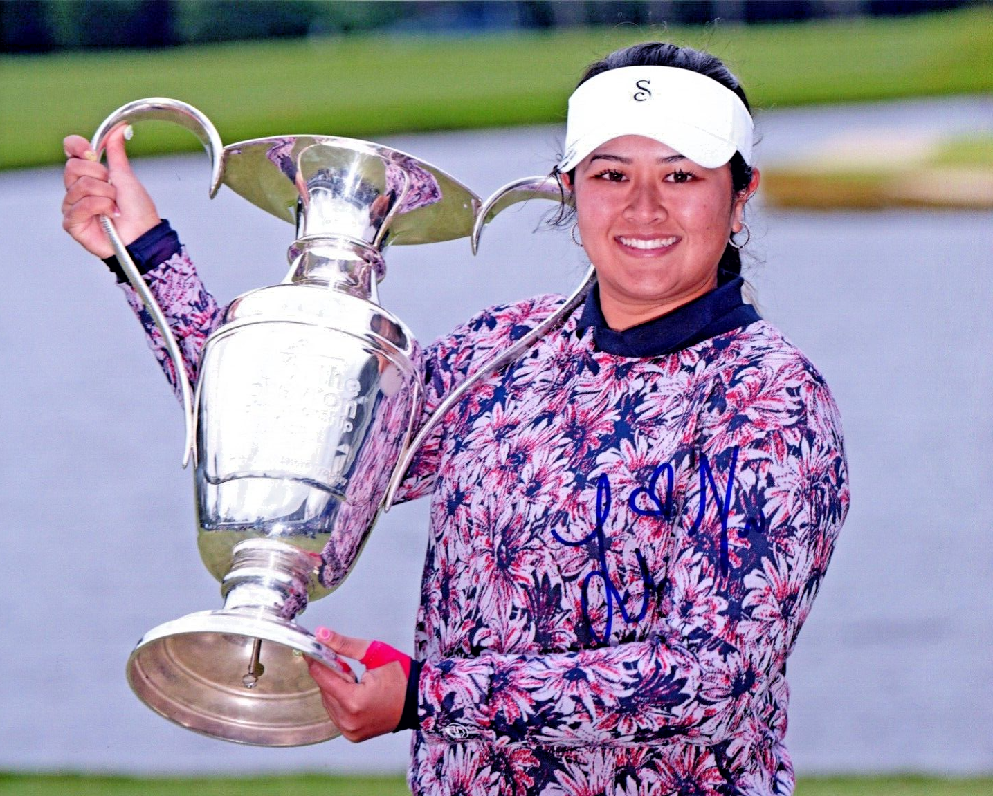 Lilia Vu LPGA star signed autographed 8x10 golf photo UCLA Fountain Valley CA b 