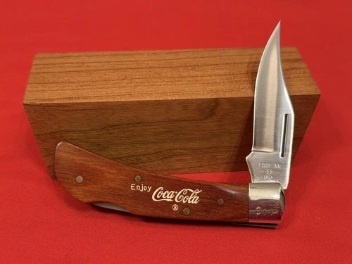 Vintage Case XX P1051 1/2L SSP Merry Christmas 1984 Coca Cola Lockback Knife
