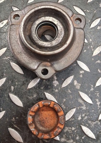 NLA Montgomery Wards Rototiller Gilson Tiller Gil 1545B Gearbox Cover & Plug