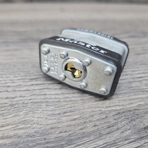 Master Lock No 1 Commercial Laminated Padlock 2 Keys Keyed Alike 2001 New - Picture 6 of 11