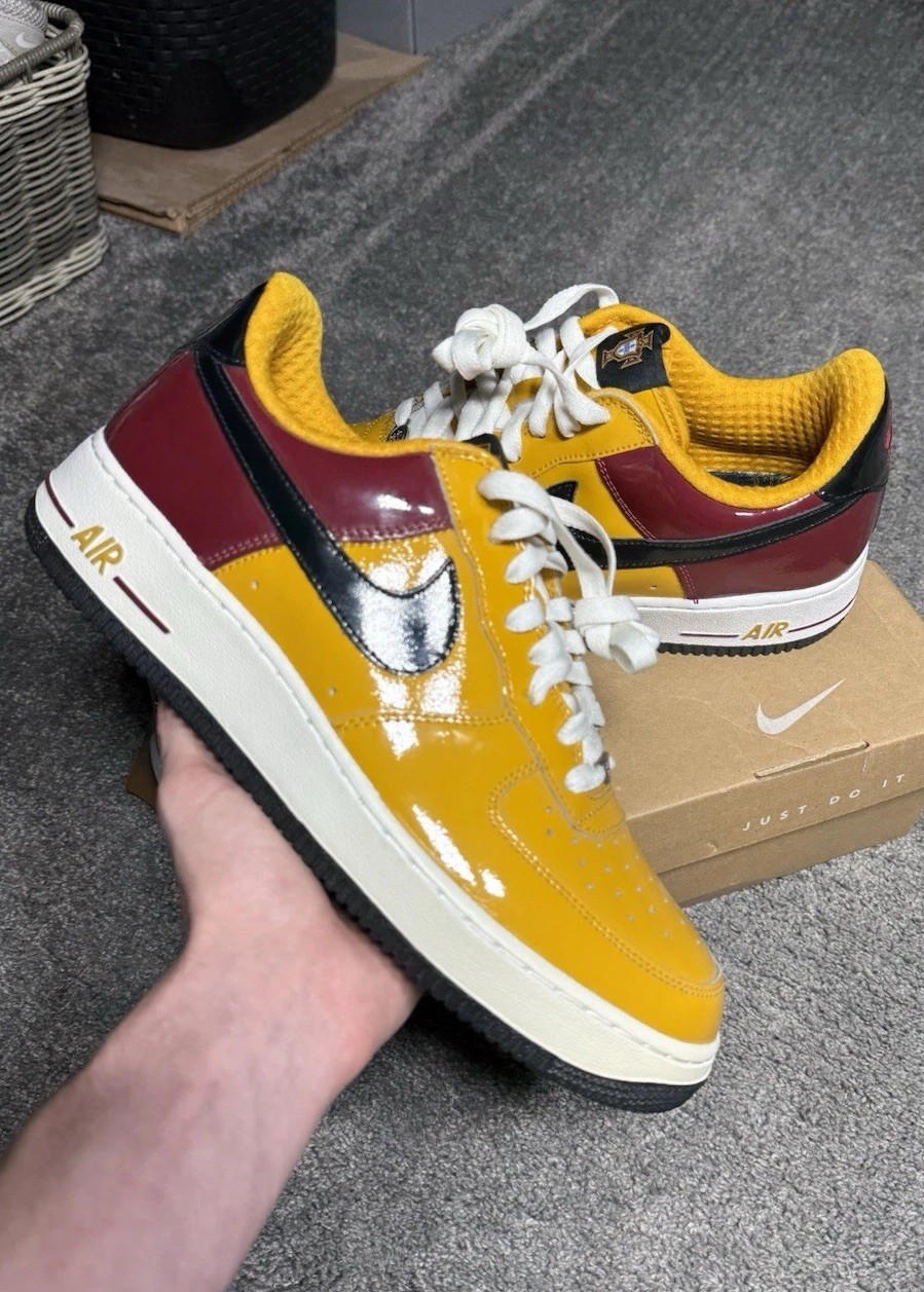 Size 9- Rare 2009 Nike Air Force 1 Premium World Cup “Portugal”