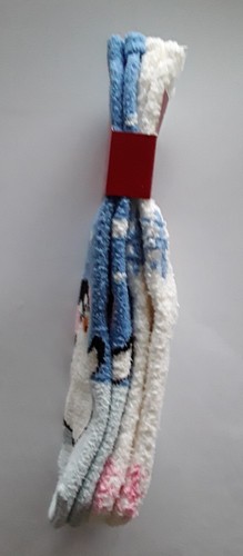 Kids Wondershop Super Soft Crew Socks M/L 2 Pair NEW - Penguin/Snowflakes - Picture 3 of 3