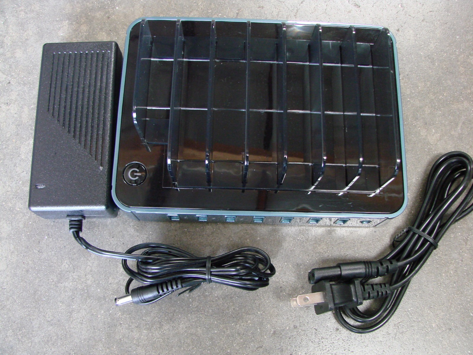 7-Port USB Charging Station for Samsung iPhone Pixel Moto OnePlus Galaxy-image