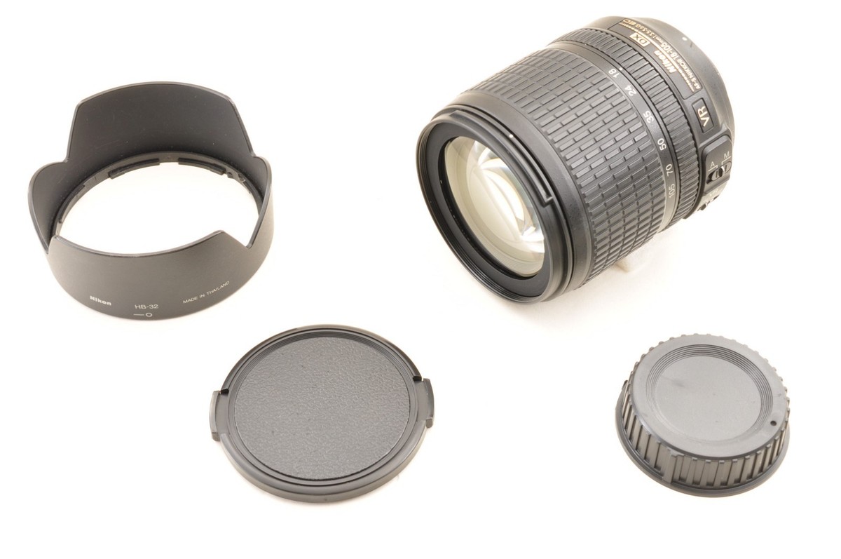 Nikon AF-S DX Nikkor 18-105mm f/3.5-5.6 G ED VR Lens w/Hood *Near
