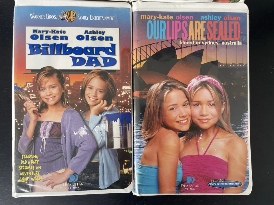 Mary Kate & Ashley Olsen VHS Clamshell Lot Paris Billboard Dad Switching Goals - Image 2 of 4