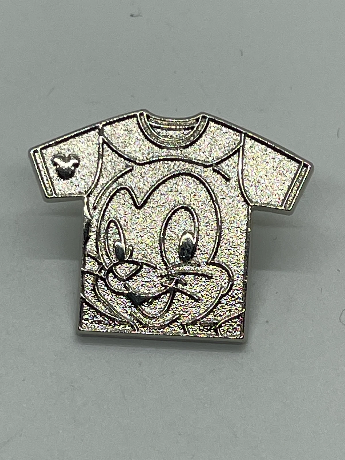 2011 Hidden Mickey - T-Shirt - Figaro Silver Chaser Pin