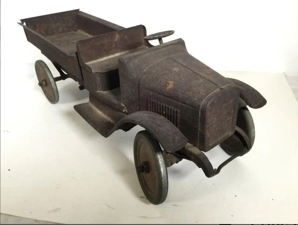 Vintage 1920's Buddy L Pressed Steel Chain Lift Dump Truck Unrestored Original  - Image 3 of 4