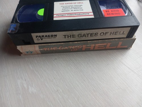 The Gates of Hell - VHS - Paragon Video 1983 - (Sun Faded Box) (Video World) - Picture 5 of 18