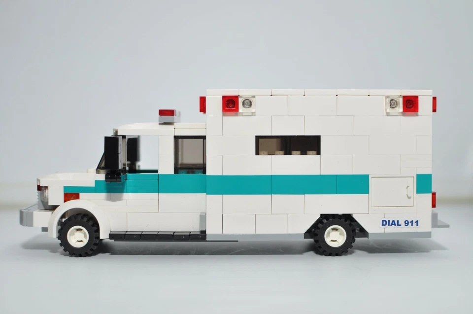 Ambulancia EMT Medic Turquesa Blanco Modelo Personalizado Compatible con Ladrillos LEGO® Foto 2 de 4
