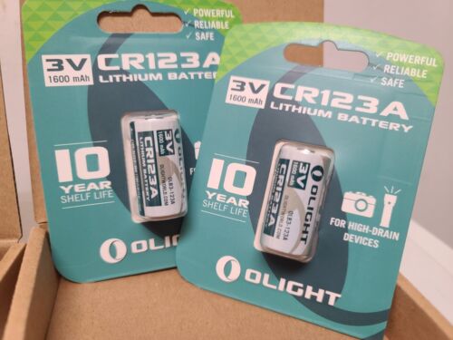   OLIGHT LOT 2 CR123A 3 VOLTS Batteries 1600mAh    - Photo 1/4