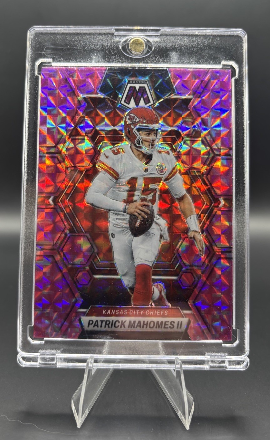 2023 Panini Mosaic - Patrick Mahomes II #109 Camo Pink Mosaic Prizm