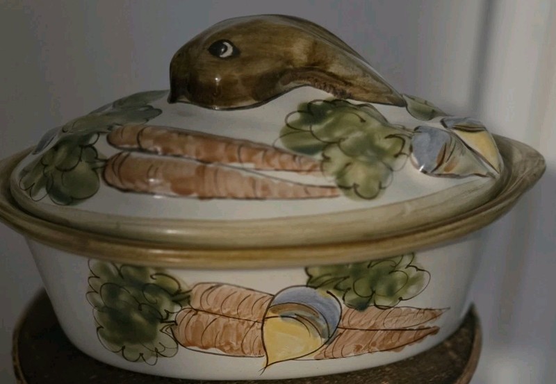 Louisville Stoneware Rabbit Lid Casserole Baking Pot