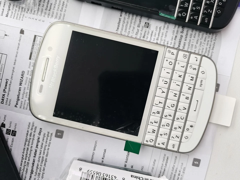 Smartphone BlackBerry Q10 (DESBLOQUEADO) 16GB Negro/Blanco QWERTY Buena Oferta OFERTA Foto 2 de 4