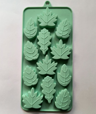 9 x 4'' Silicone mold by stir - Leaves - baking and crafting molds