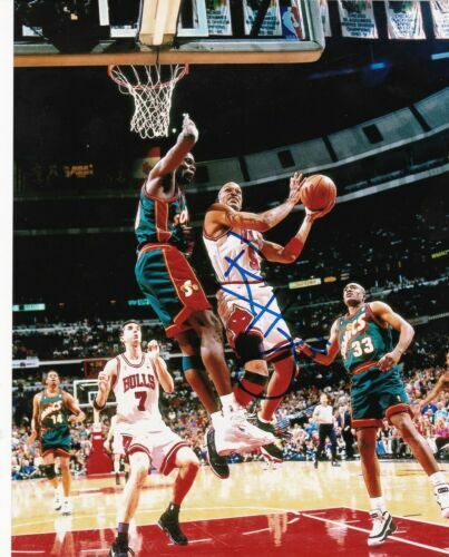 Ron Harper autographed Chicago Bulls jersey PSA COA – AZ