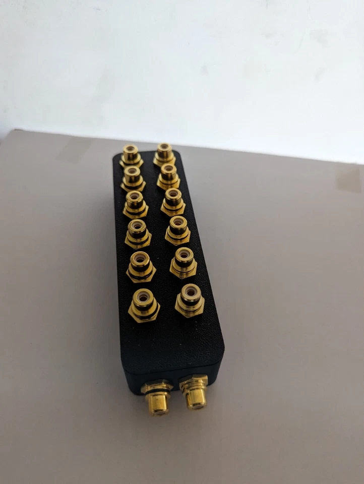 RCA distribution block 1-6 rca splitter - Image 2 of 3