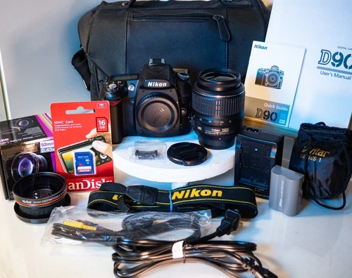 Nikon D90 12.3 MP w/Nikon VR Lens Battery Charger SD Card (Shutter 2,803) MINT