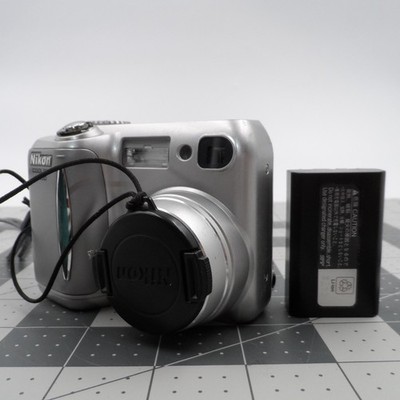 NIKON CoolPix 4300 Digital Silver Camera 4.0MP with Battery Untested Parts