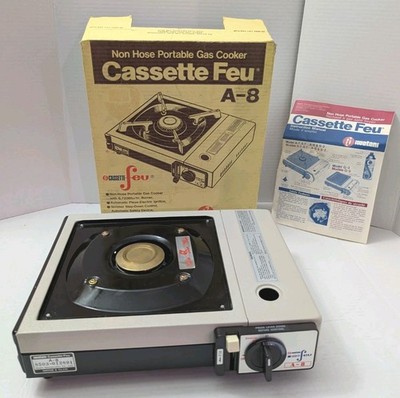 IWATANI Cassette Feu Portable Butane Gas Burner Camping Stove A-8