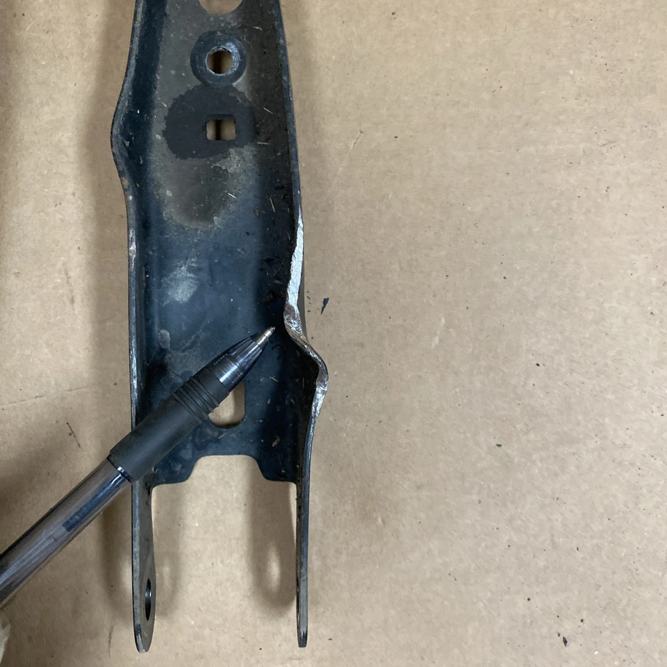 Subaru Forester 2019-2022 brazo de control inferior trasero derecho pasajero 3525 Foto 3 de 4