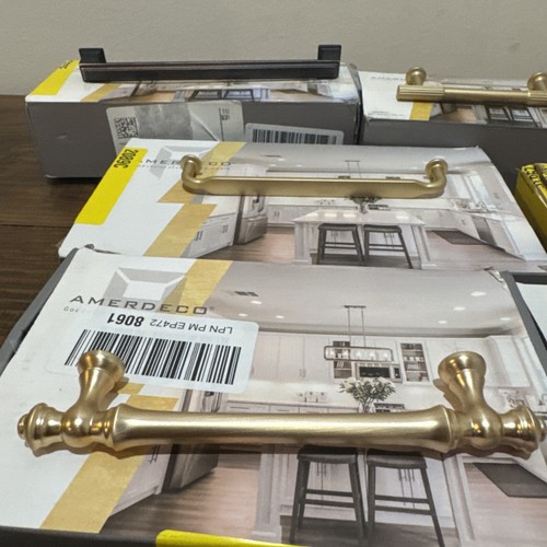 Menge Amerdeco 10 Packungen verschiedene Schrankgriffe - alle brandneu!! - Bild 2 von 11