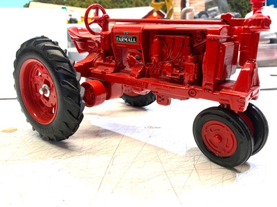 ERTL.1:16th.McCORMICK DEERING FARMALL F20 VINTAGE ROW CROP TRACTOR.FARM.