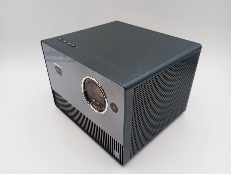 Mini Proyector Láser Hisense C1 UHD 4K 1600 ANSI lúmenes NO FUNCIONA LA WIFI - Imagen 2 de 3