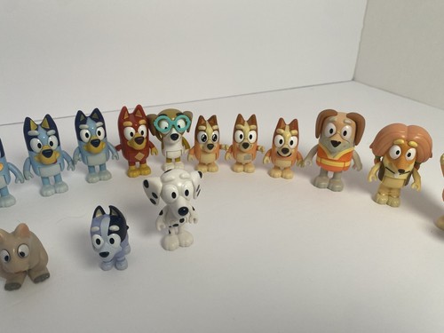 Bluey’s 4º+ Pc Mega Set con Bluey Friends & Family Playa Coche Casa Basura Trk - Imagen 19 de 20
