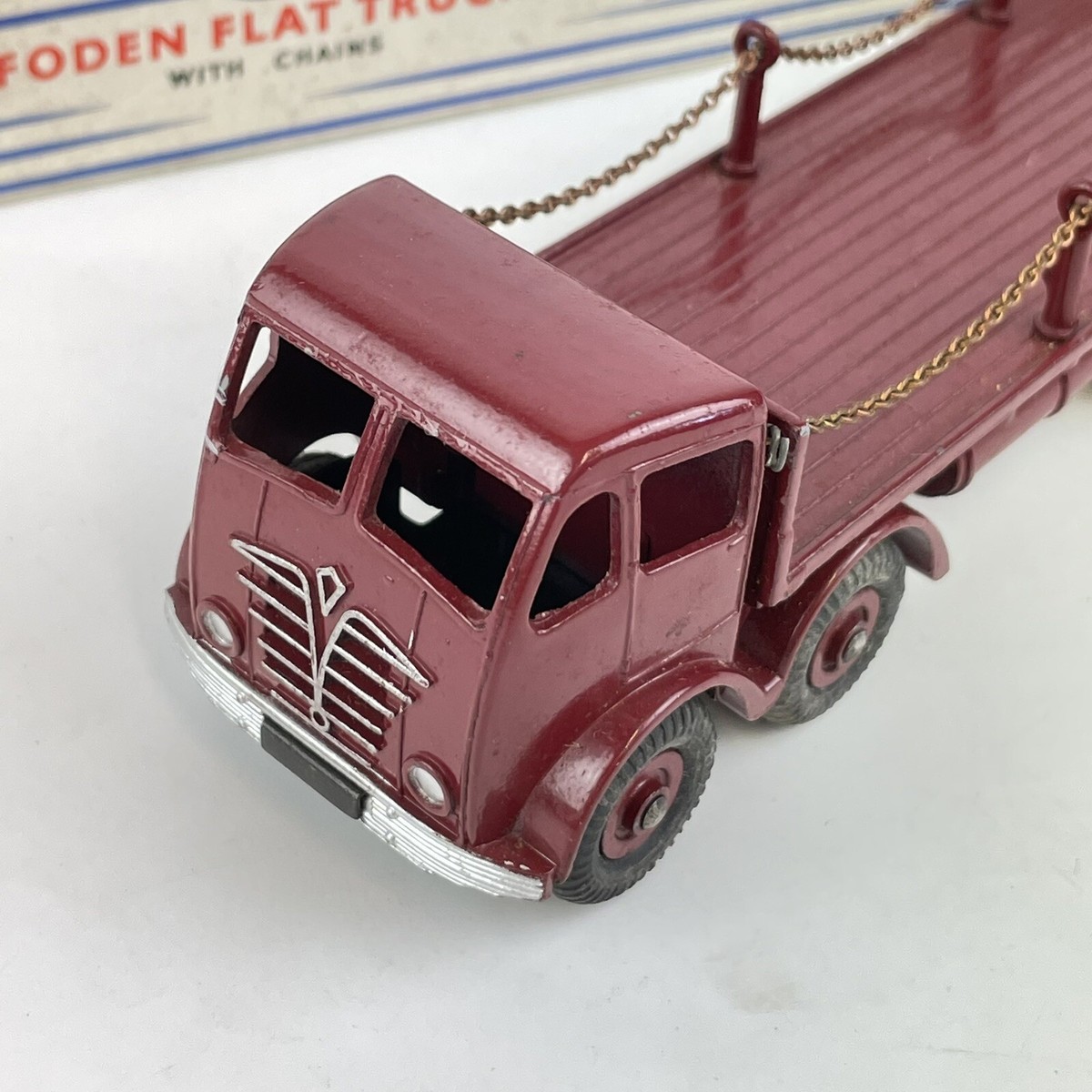 Dinky Toys Foden Flat Truck 905 – Camion Bordeaux – 1:43 – Occasion