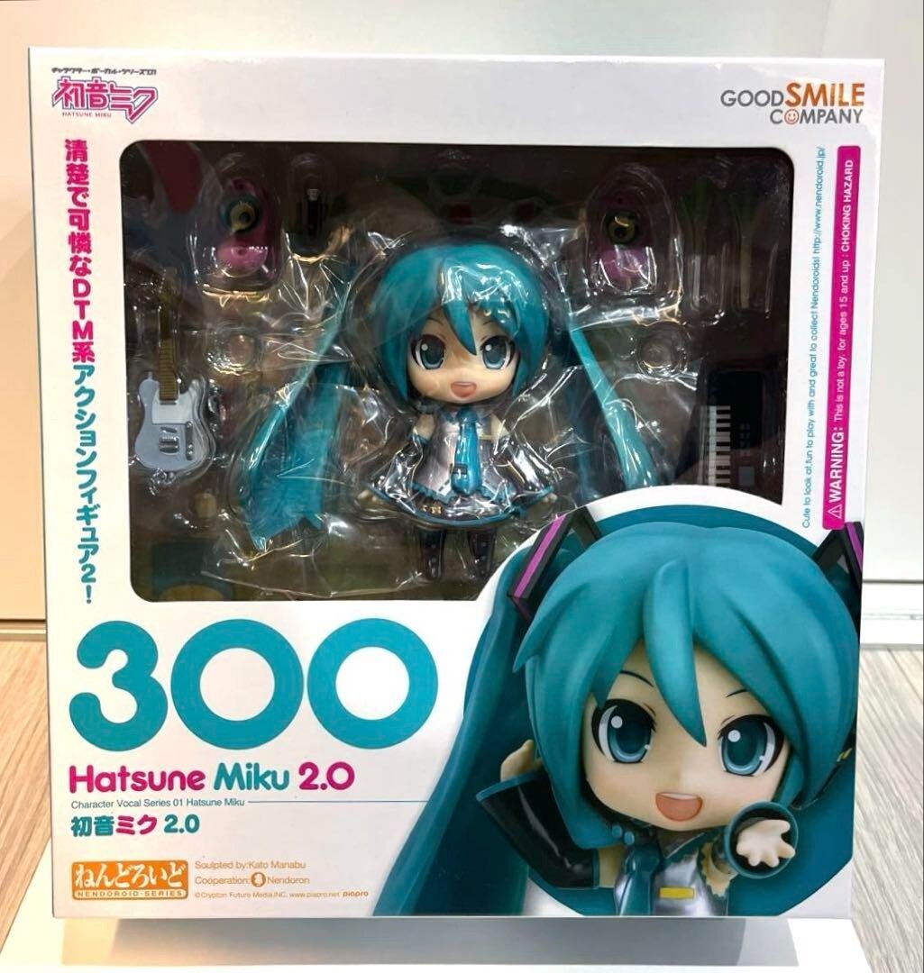 ゲームキャラクター Hatsune Miku Nendoroid 300 s-l1200.jpg