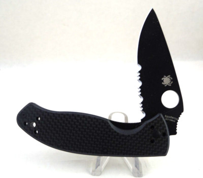 ''Spyderco'' Tenacious CF ''Liner Lock'' ''Folder'' Black Soft Grip w/Box & Paperwork