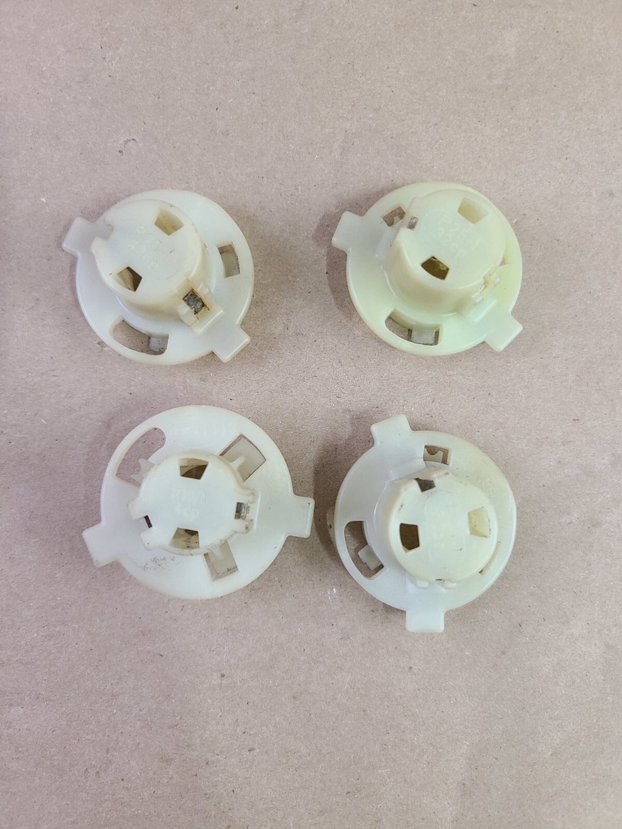 1984 - 1988 528e 535i 535is M5 OEM BMW E28 Tail Light Bulb Sockets 