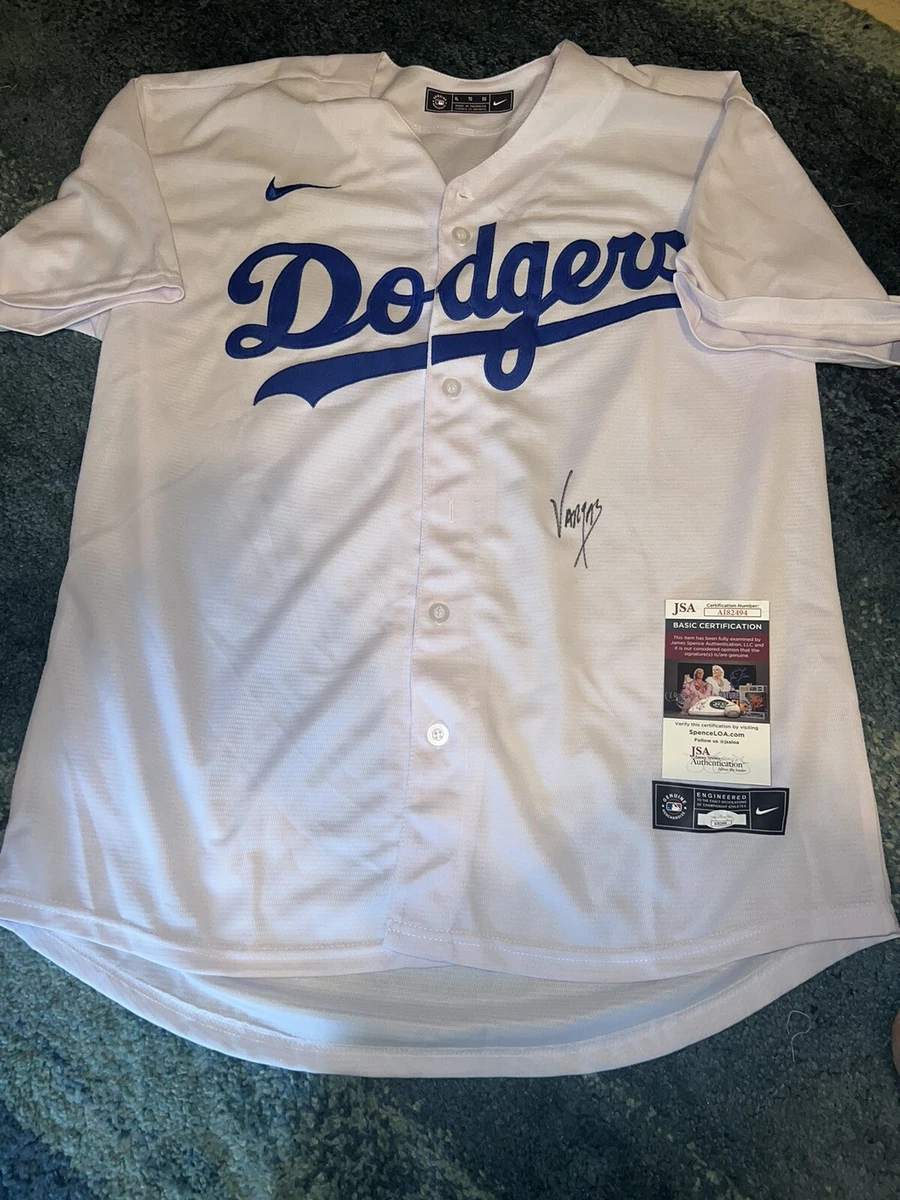 Dodgers' Julio Urías, Miguel Vargas lead another rout of Phillies