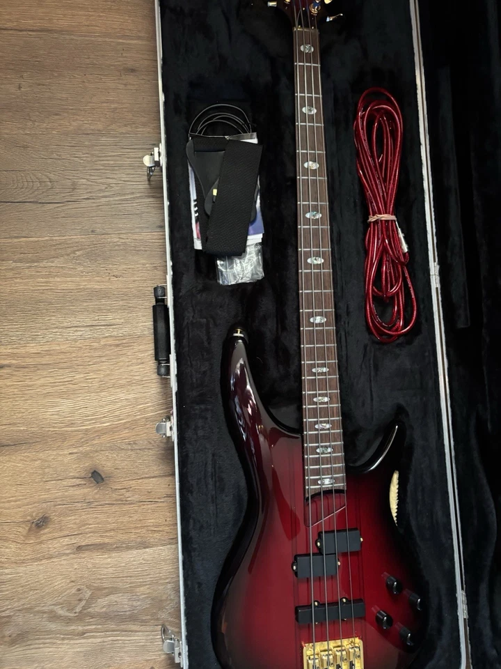 Baixo elétrico Ibanez Dough Wimbish. Usado em estado perfeito com estojo rígido. - Imagem 3 de 4