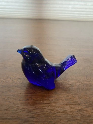 FENTON Blue/Violet Art Glass Song Bird Paperweight 4"L